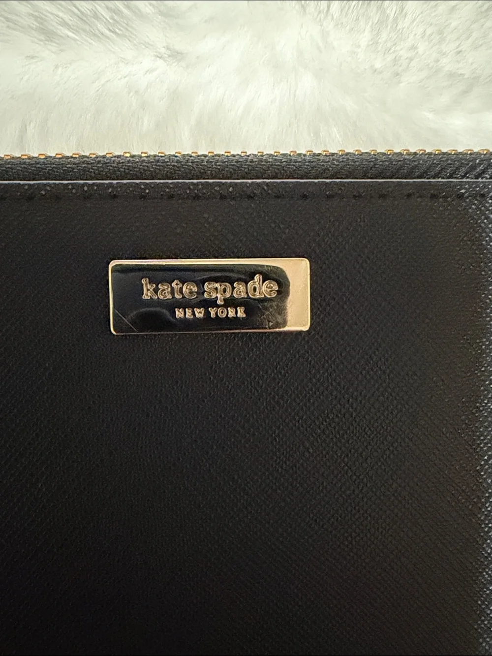 Kate Spade Black Saffiano Leather Zip Around LV Wallet Organizer Clutch